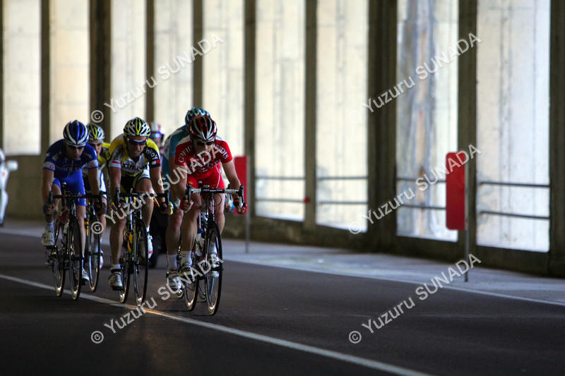 Breakaway in a tunnel002p.jpg